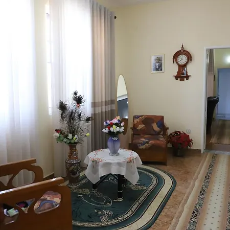 Elena Gorice Pensionat Berat