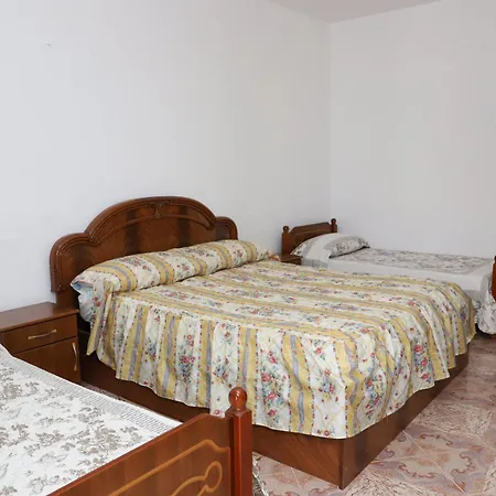 Elena Gorice ベラト